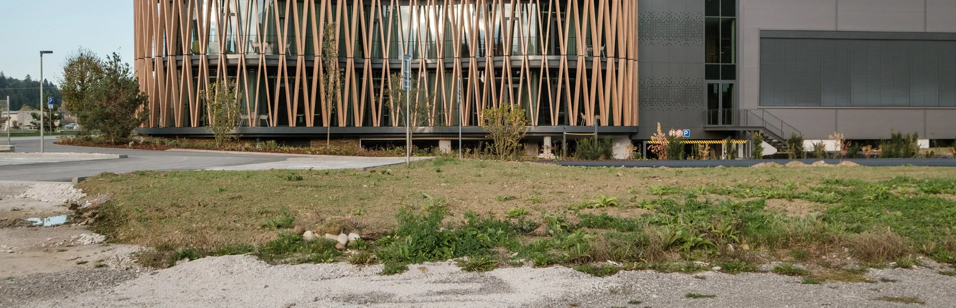 Office and Production Building MTS H4